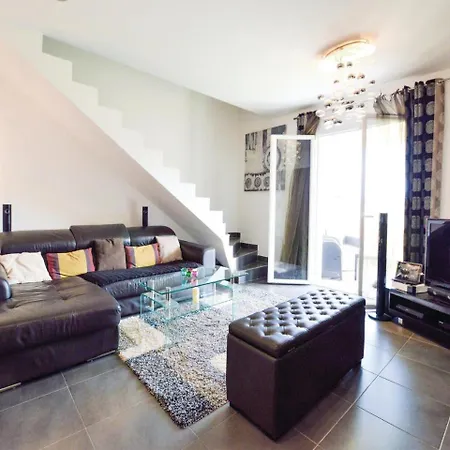 Three-bedroom Holiday In Lucciana *